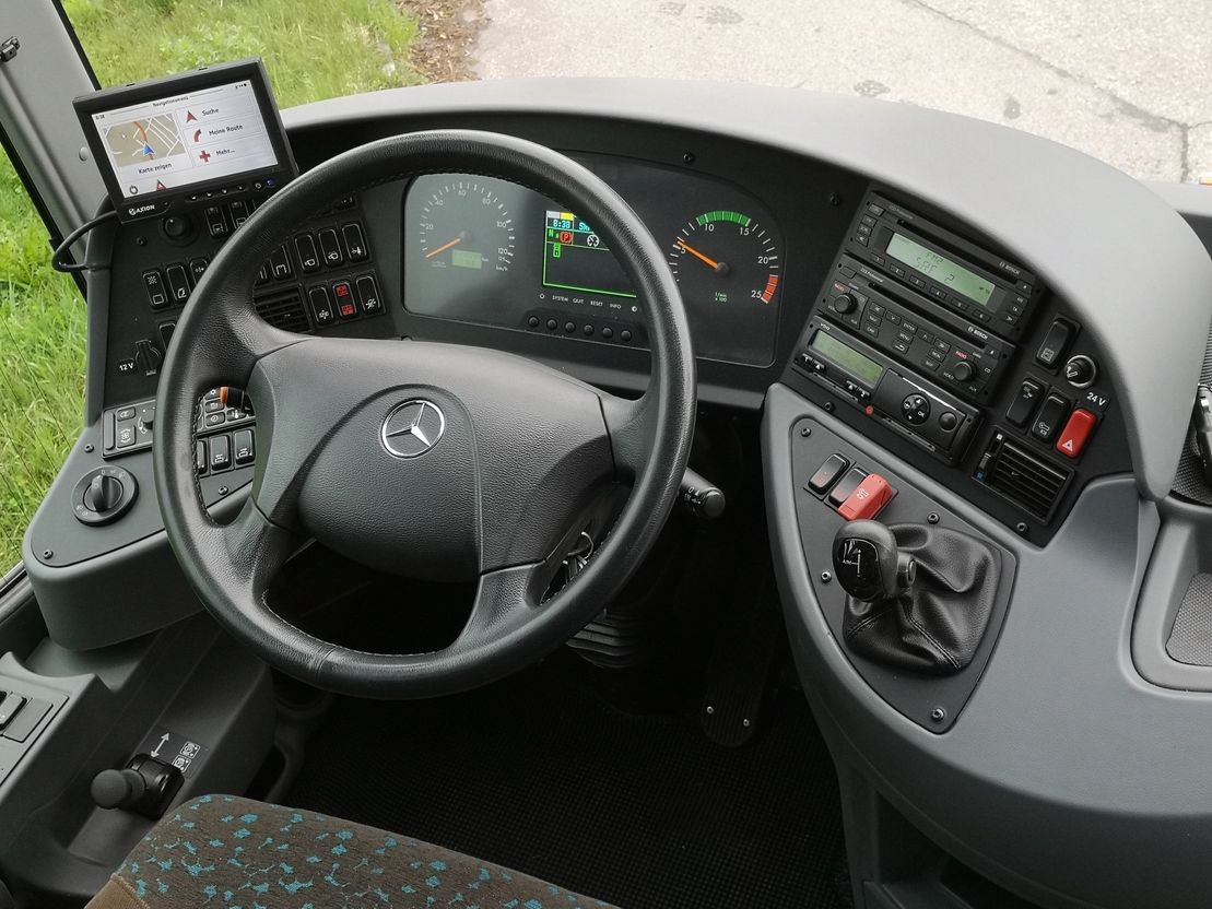 Fahrercockpit Reisebus